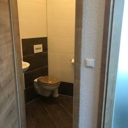 Zeitler Apartment Treuen